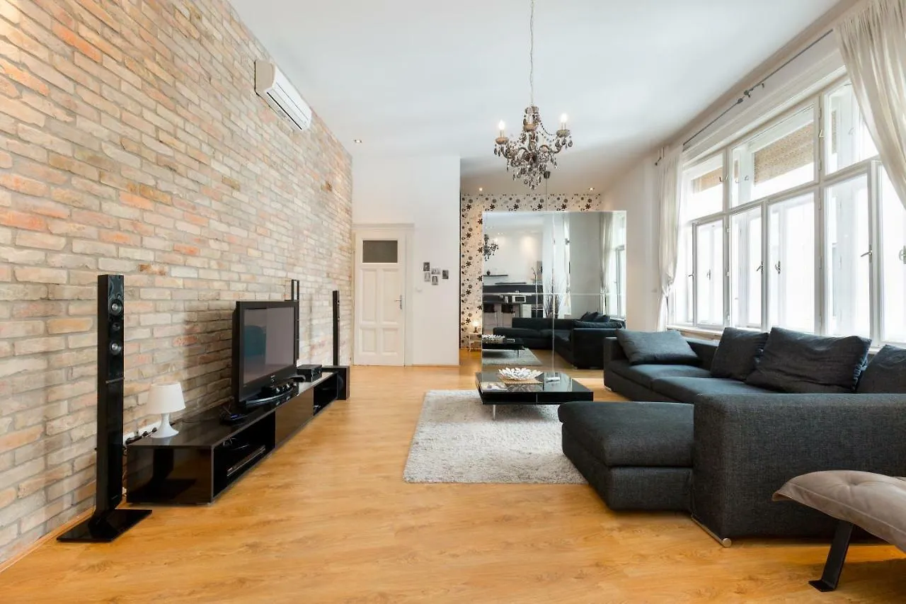 The Fashion Street Apartment Будапешт