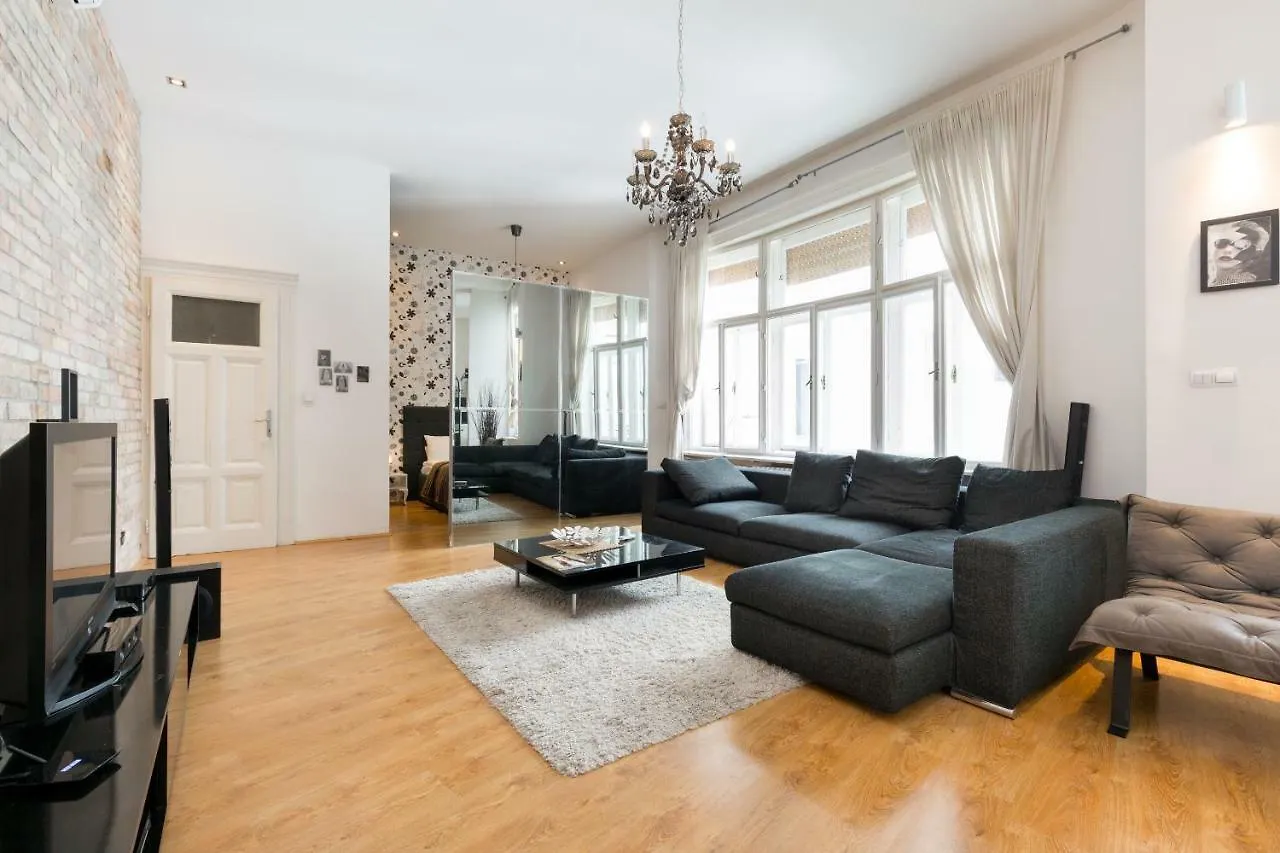 The Fashion Street Apartment Будапешт